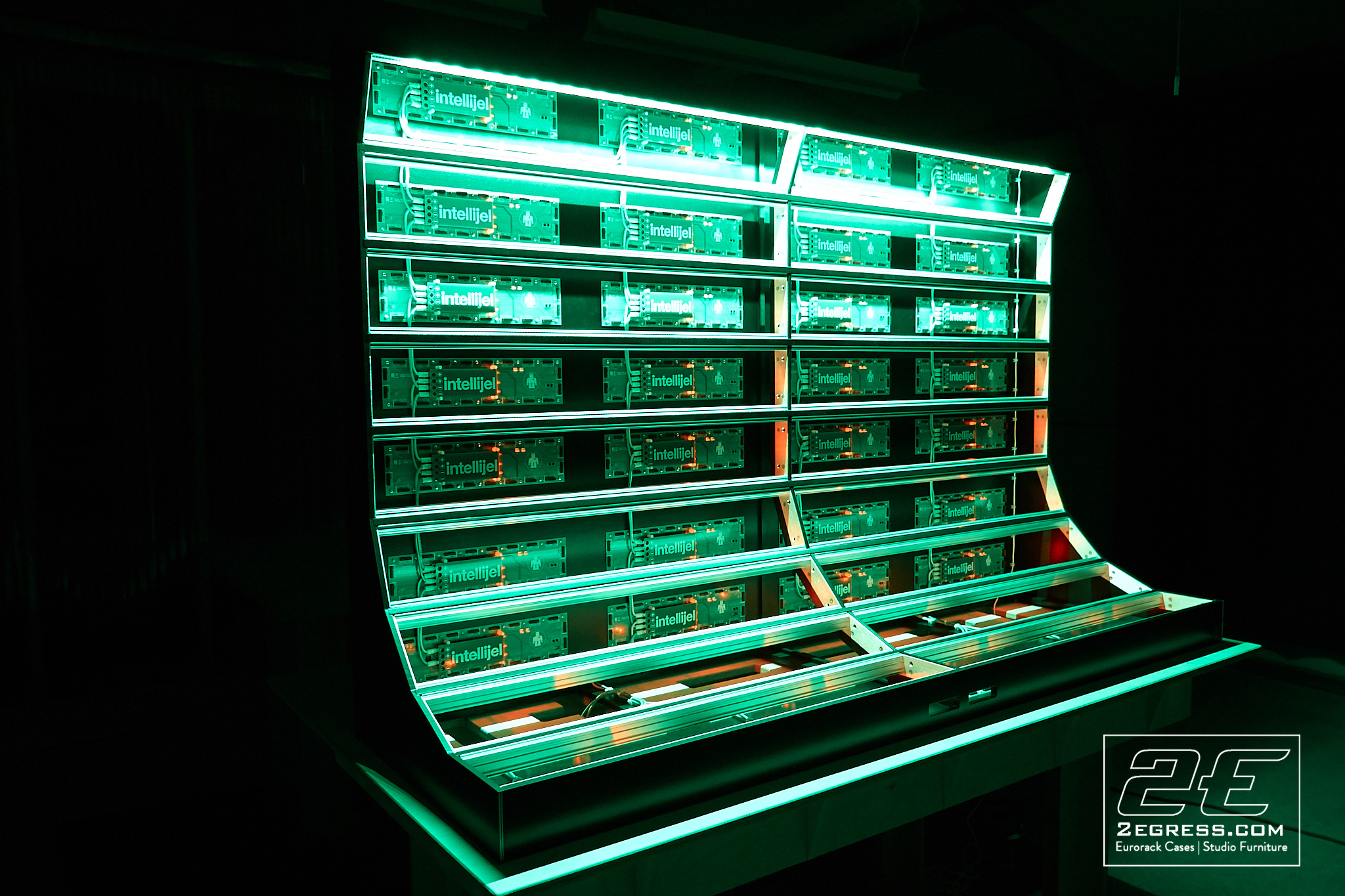 eurorack case 27u the Black Swan