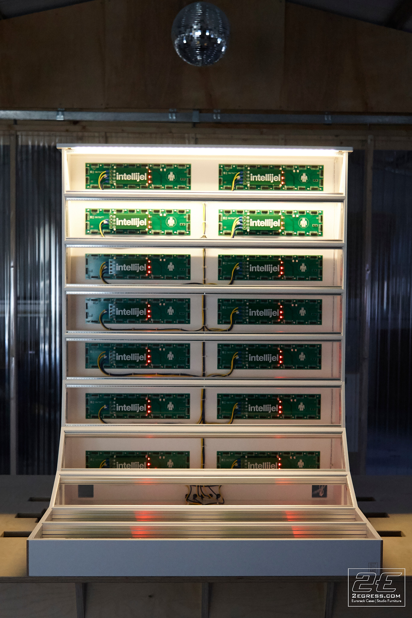 eurorack case 30u la baronesse didier lean rachou 2egress