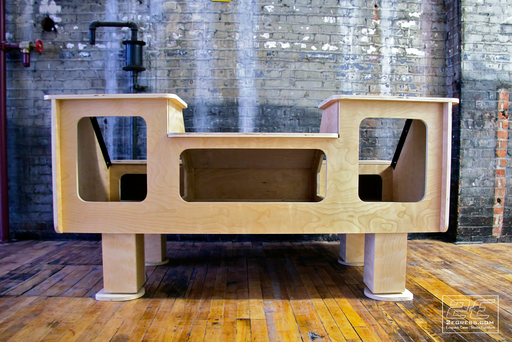 studio desk eclipse dual bay 2egress