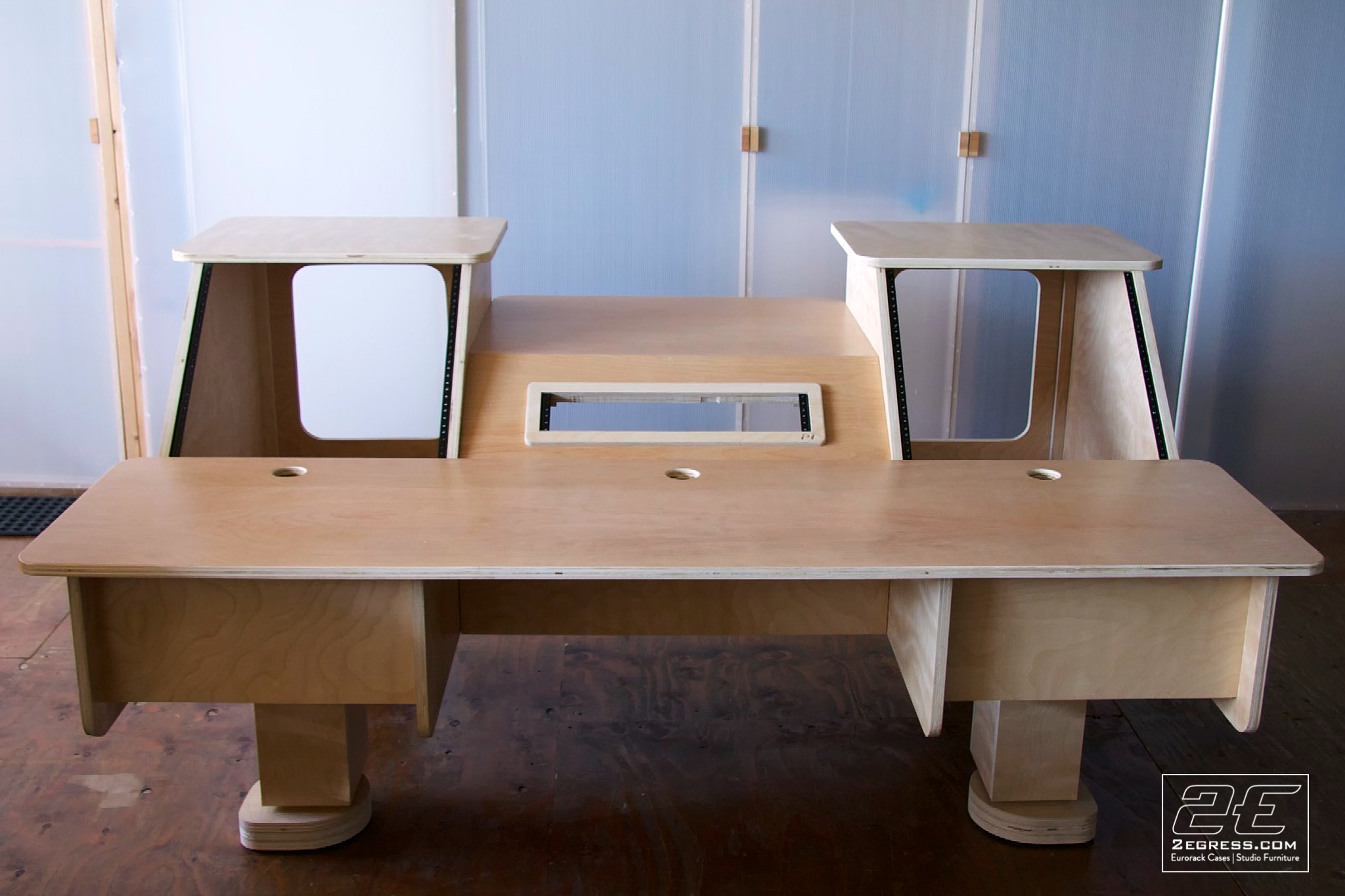 studio desk eclipse dual bay 2egress