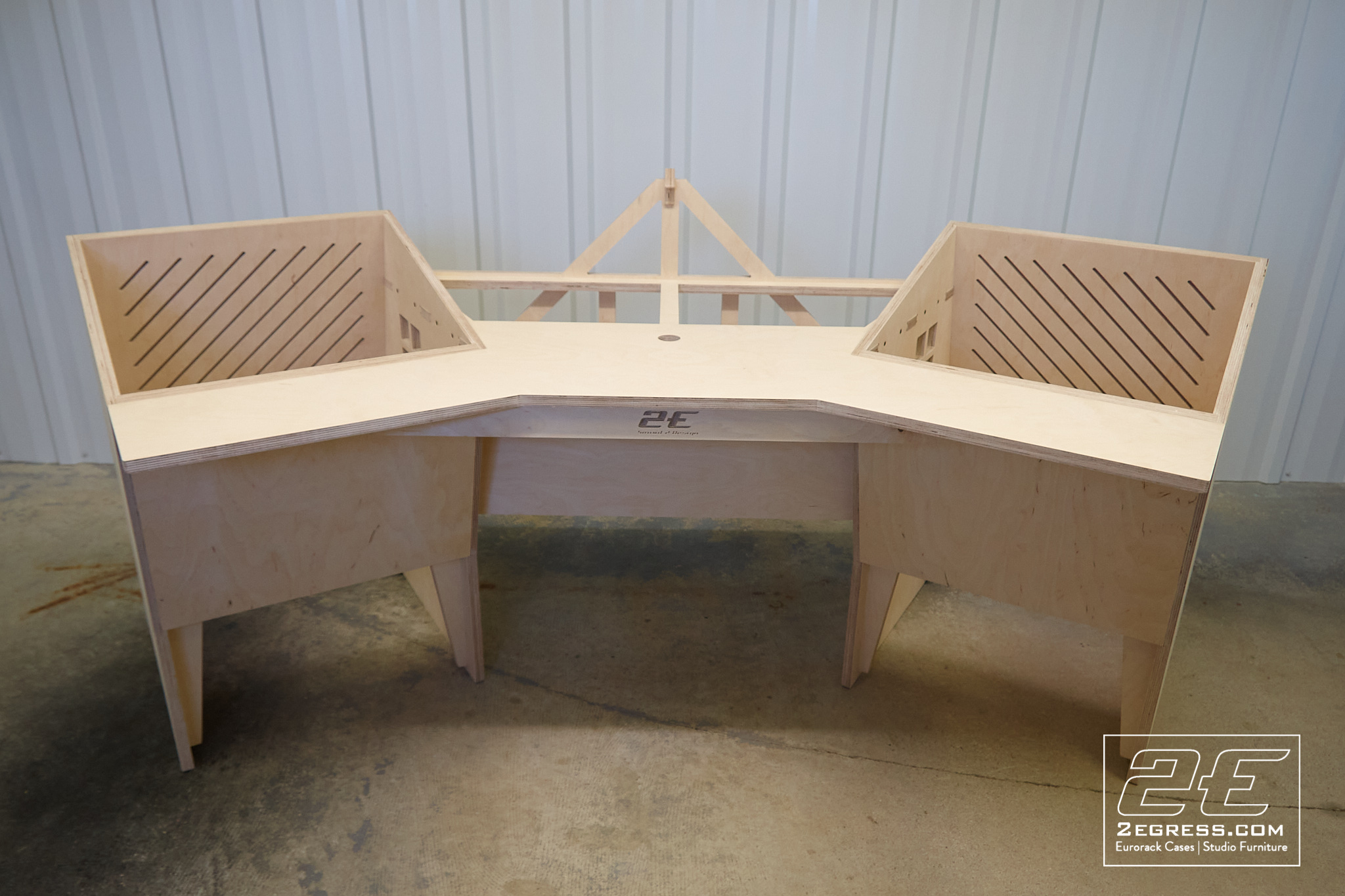 La Maîtresse studio desk 2egress