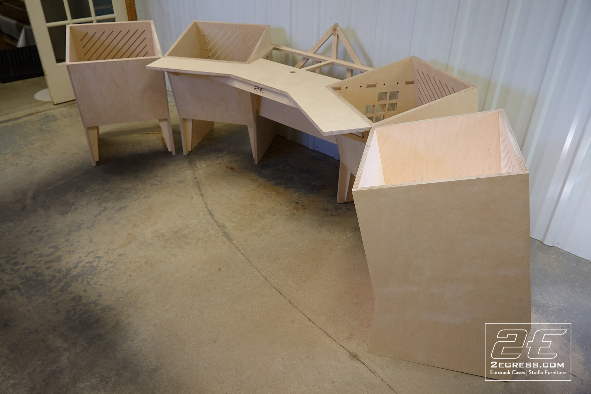 La Maîtresse studio desk 2egress