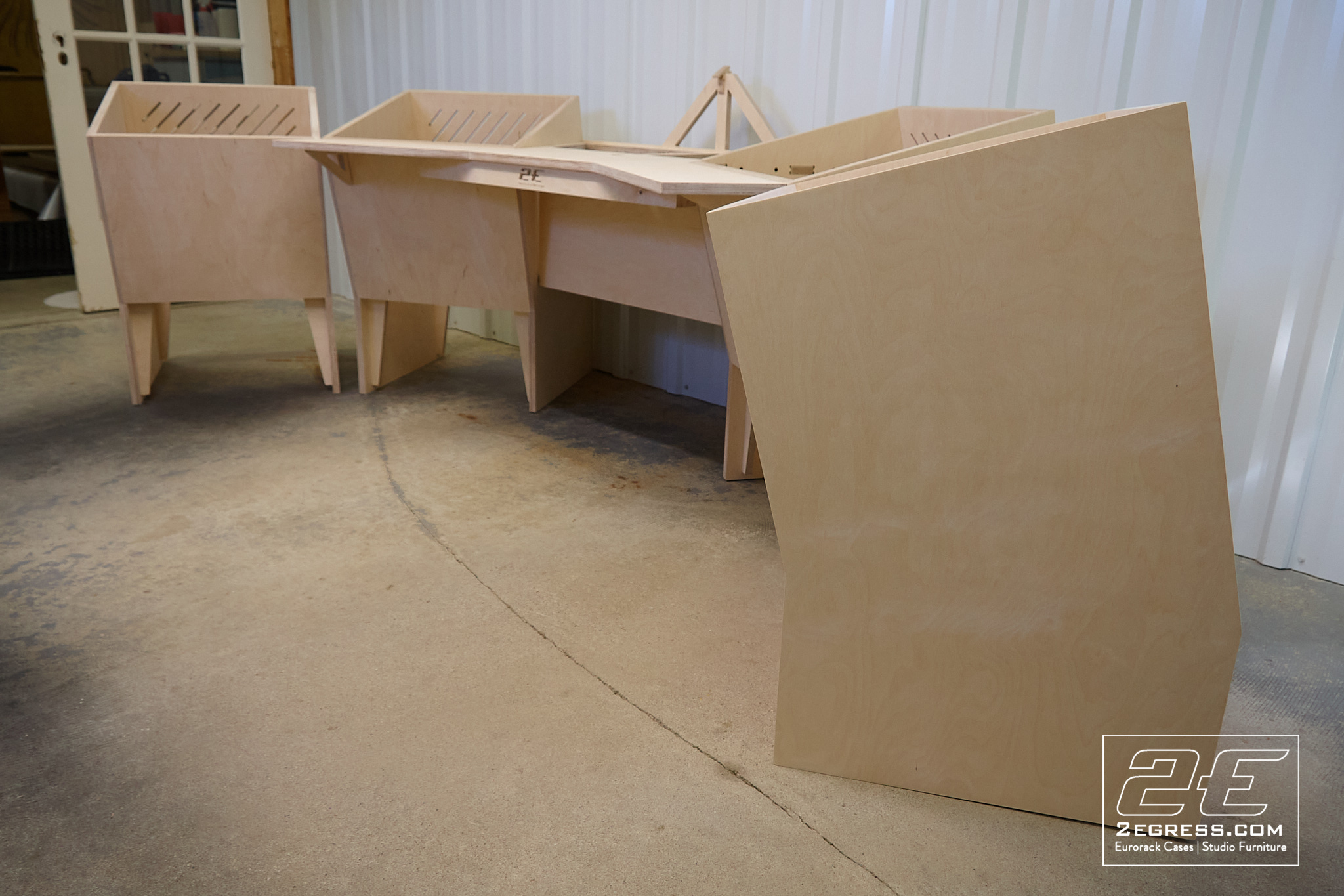 La Maîtresse studio desk 2egress