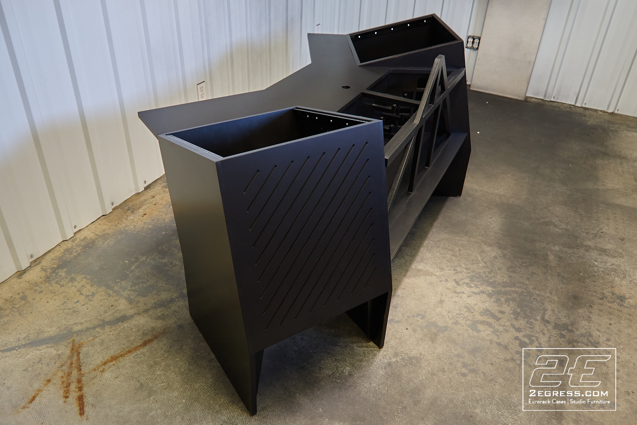 La Maîtresse studio desk 2egress