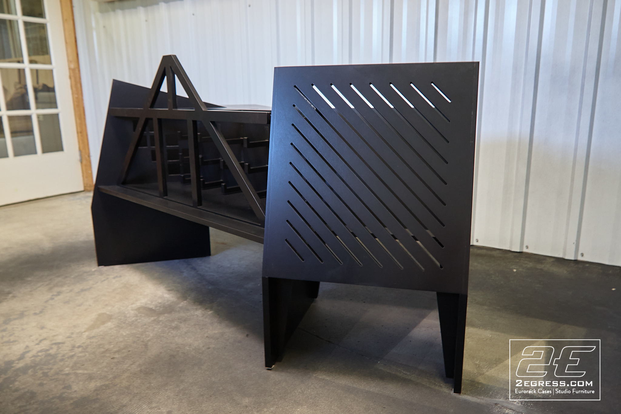 La Maîtresse studio desk 2egress