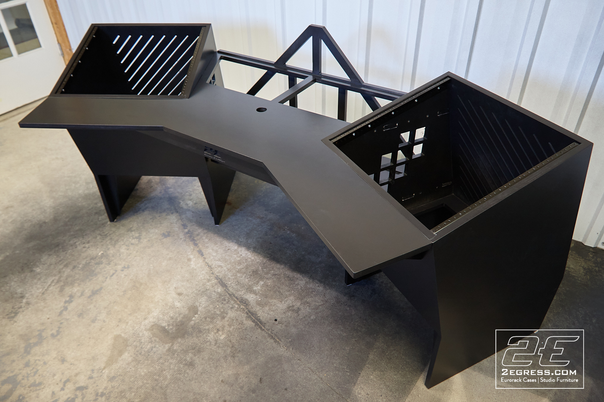 La Maîtresse studio desk 2egress