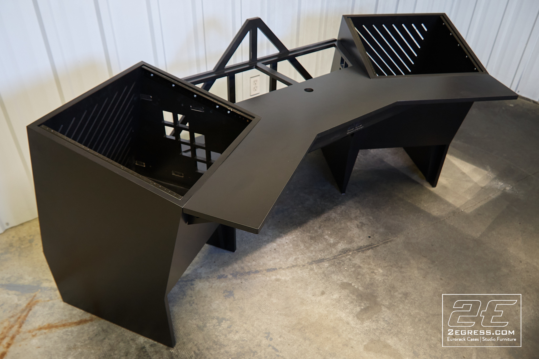 La Maîtresse studio desk 2egress