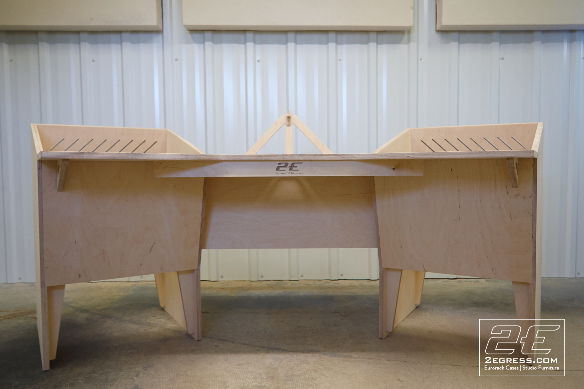 La Maîtresse studio desk 2egress