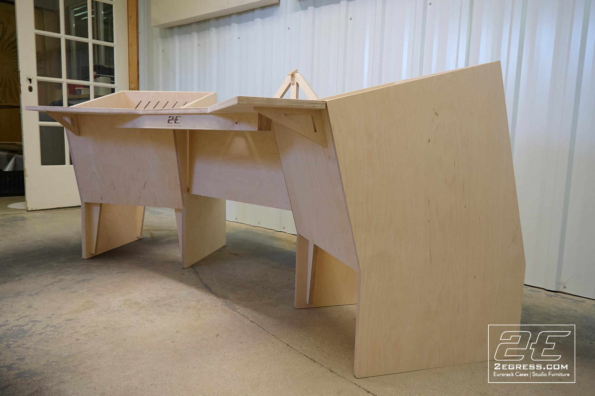 La Maîtresse studio desk 2egress