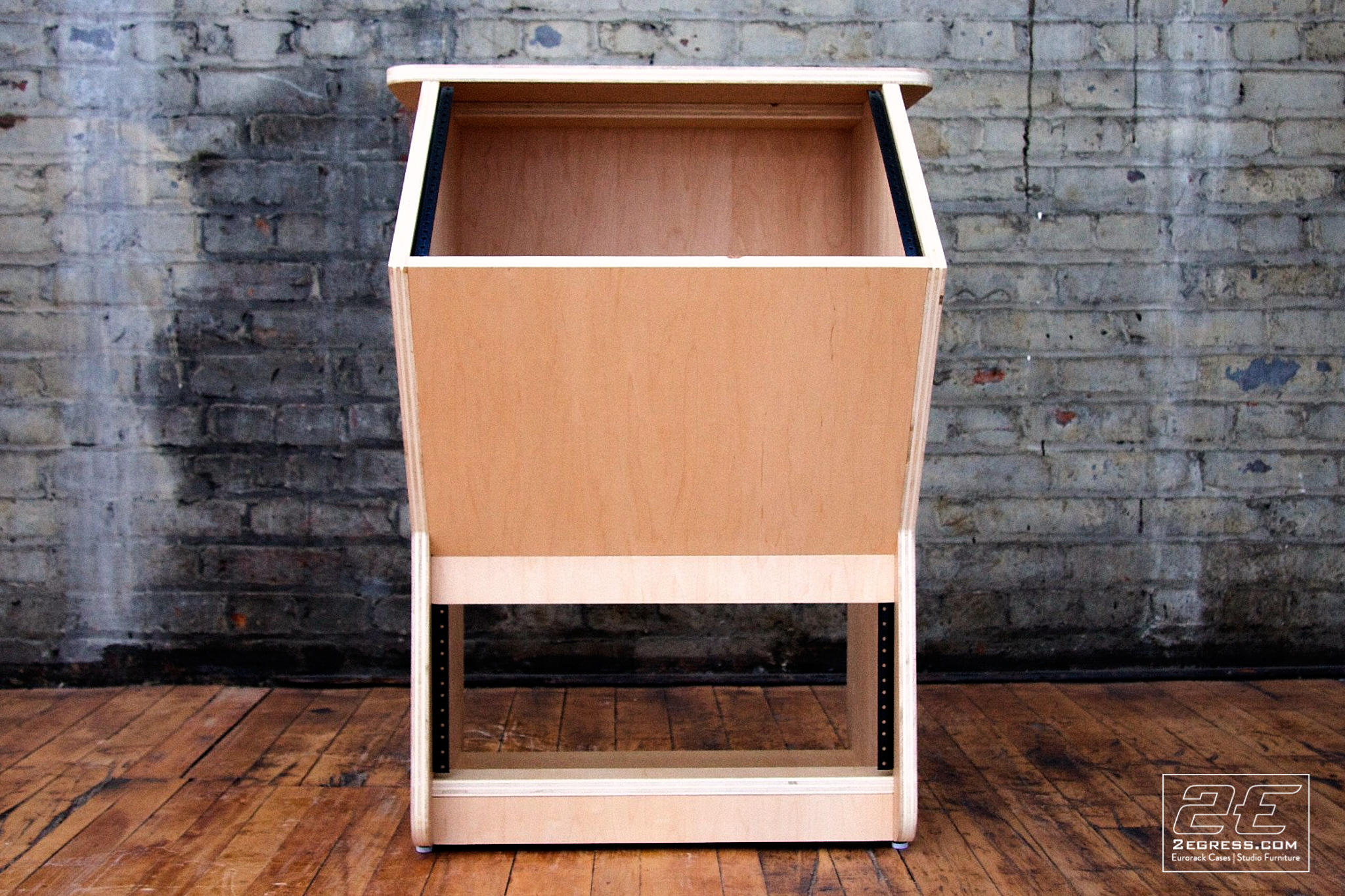 master studio rack 2egress