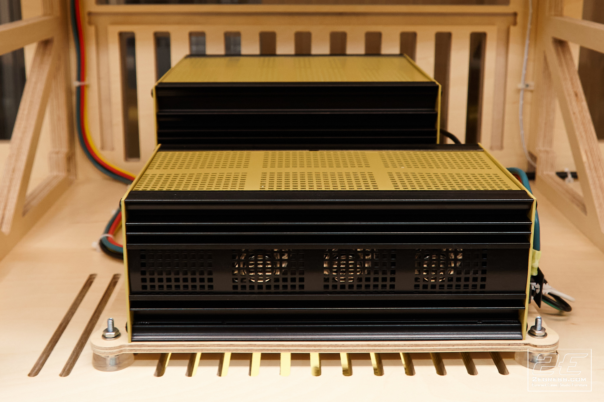 studio rack rover 2egress lev perrey