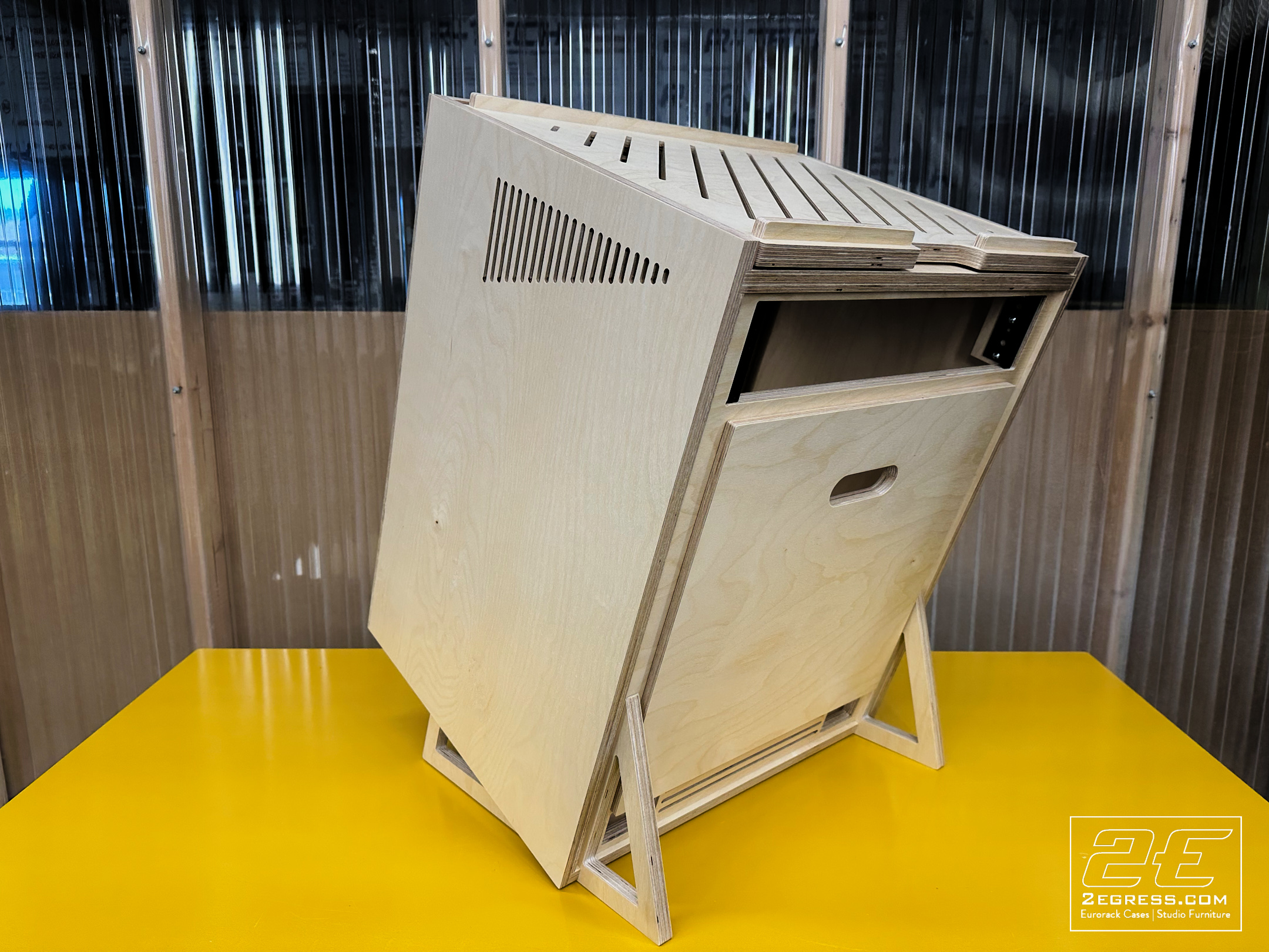 Stduio Rack | Lifttop | 2Egress