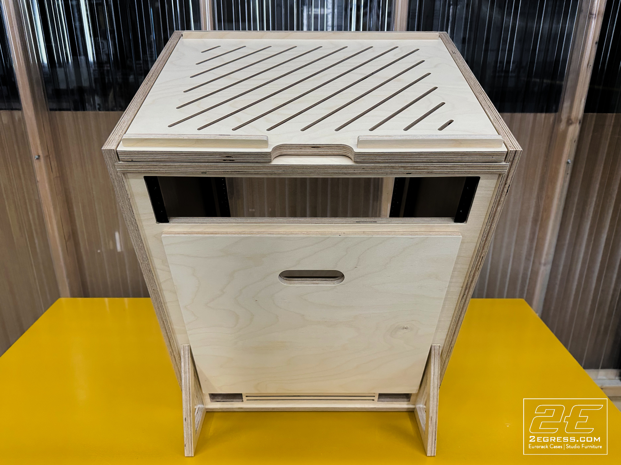 Stduio Rack | Lifttop | 2Egress