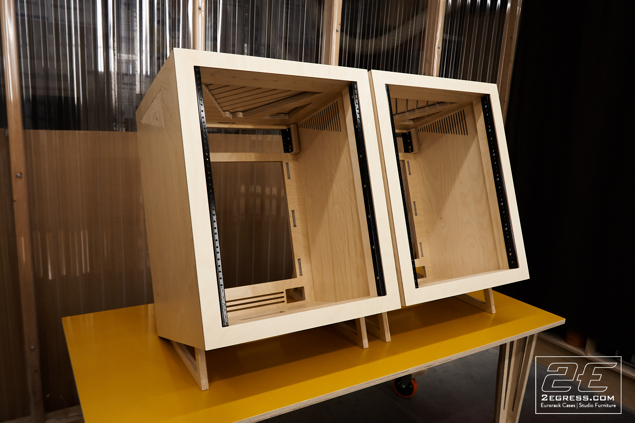 Lifttop.studio.equipment.racks.2egress