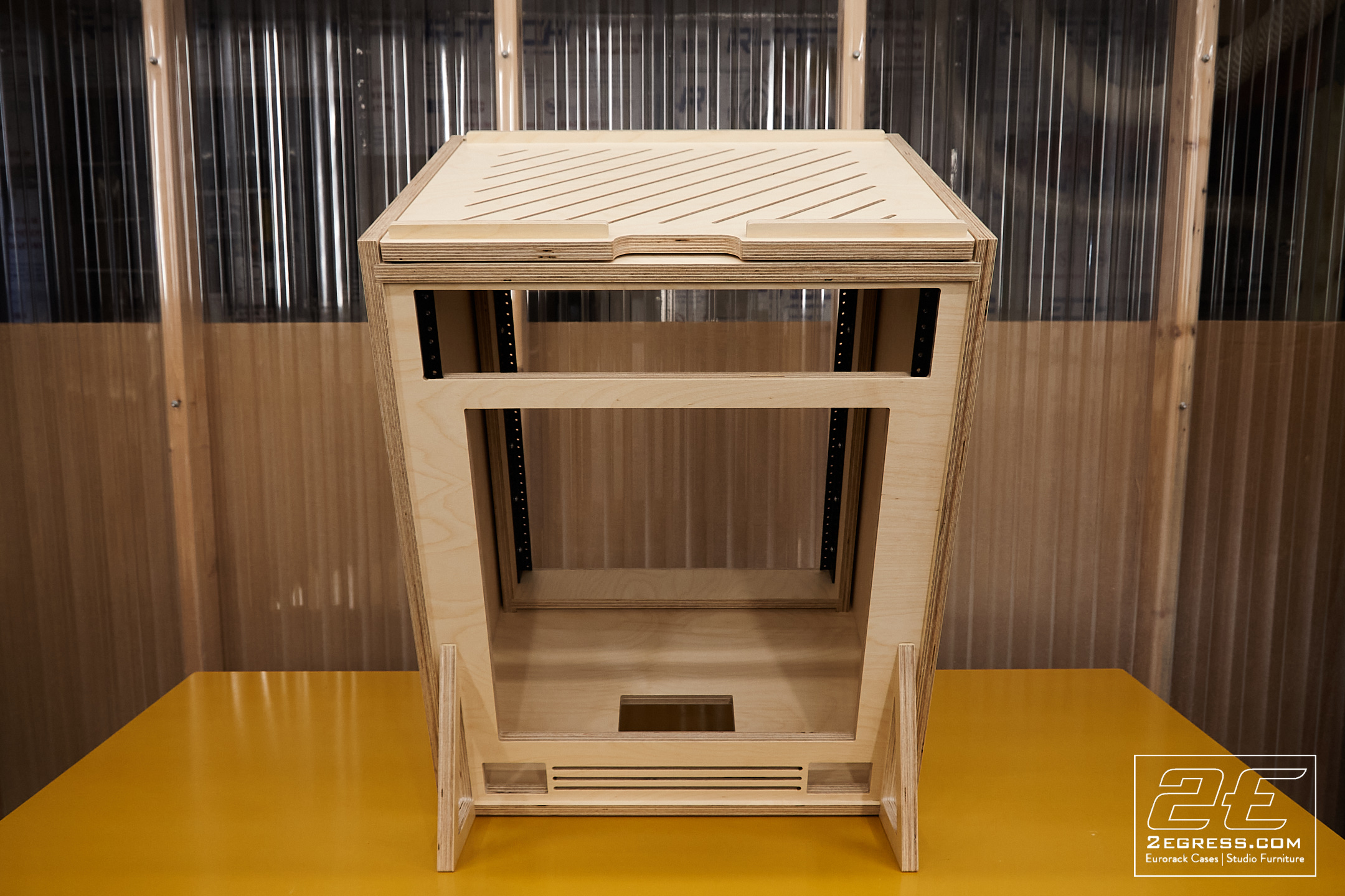 Stduio Rack | Lifttop | 2Egress