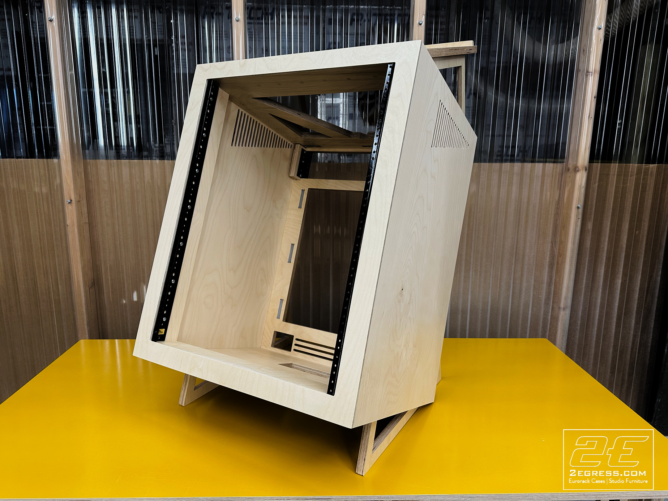 Lifttop.studio.equipment.racks.2egress