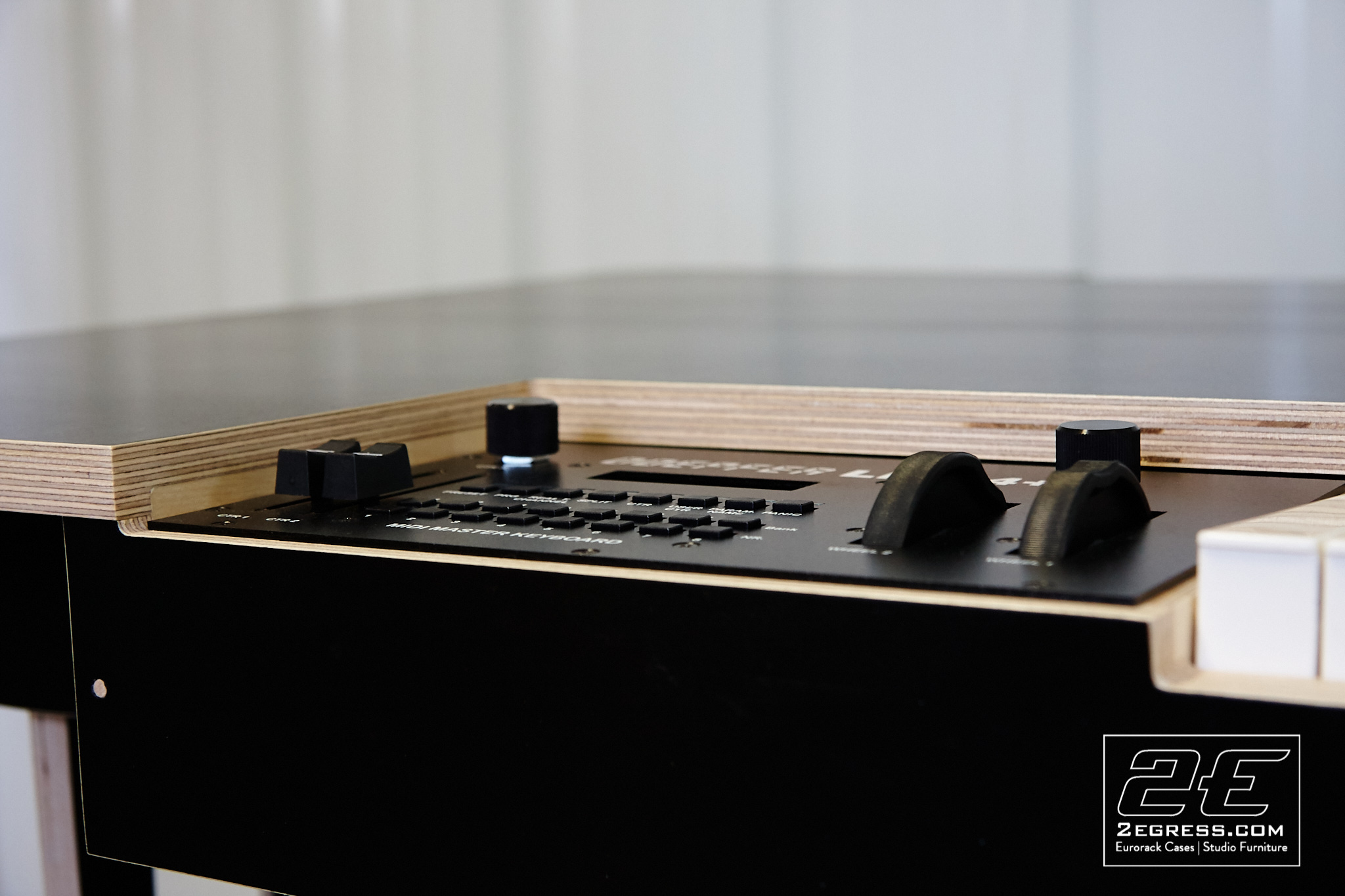 Studio desk doepfer lmk4+ 2Egress