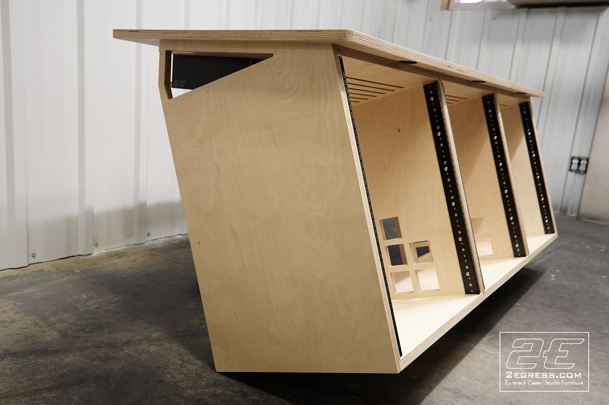 Studio equipment rack SPUTNIK RIch Walters 2Egress