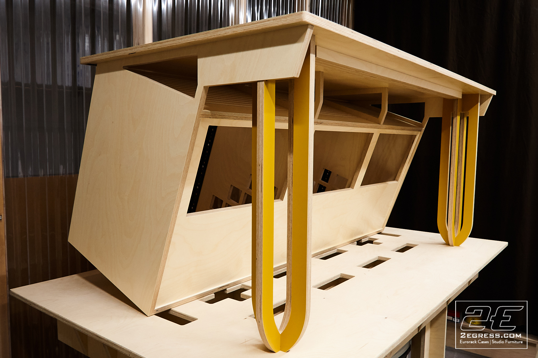 studio rack 2egress stinger