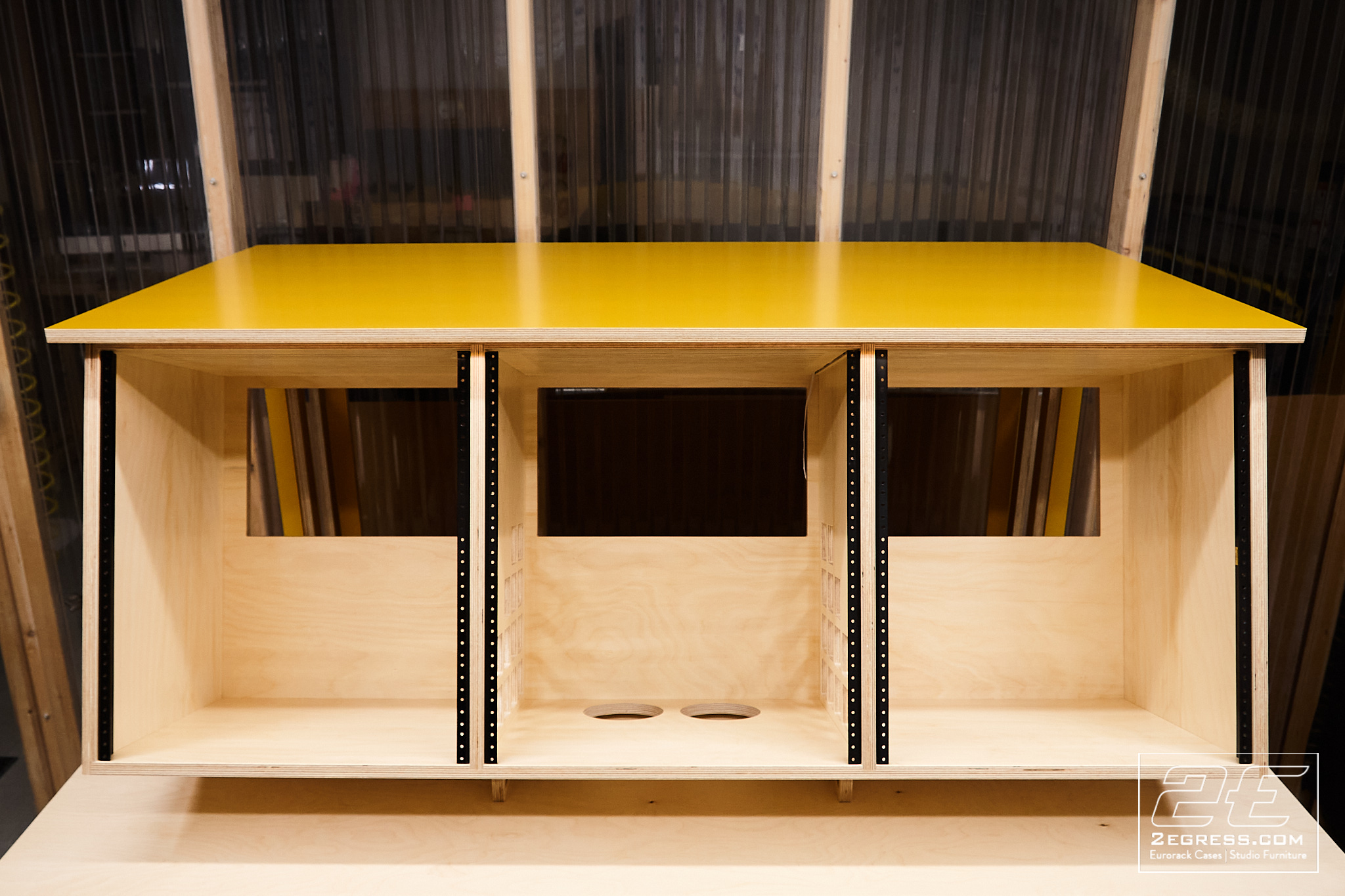 studio rack 2egress stinger