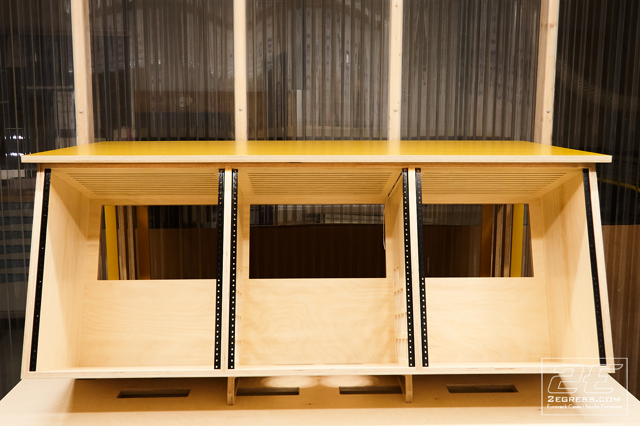 studio rack 2egress stinger