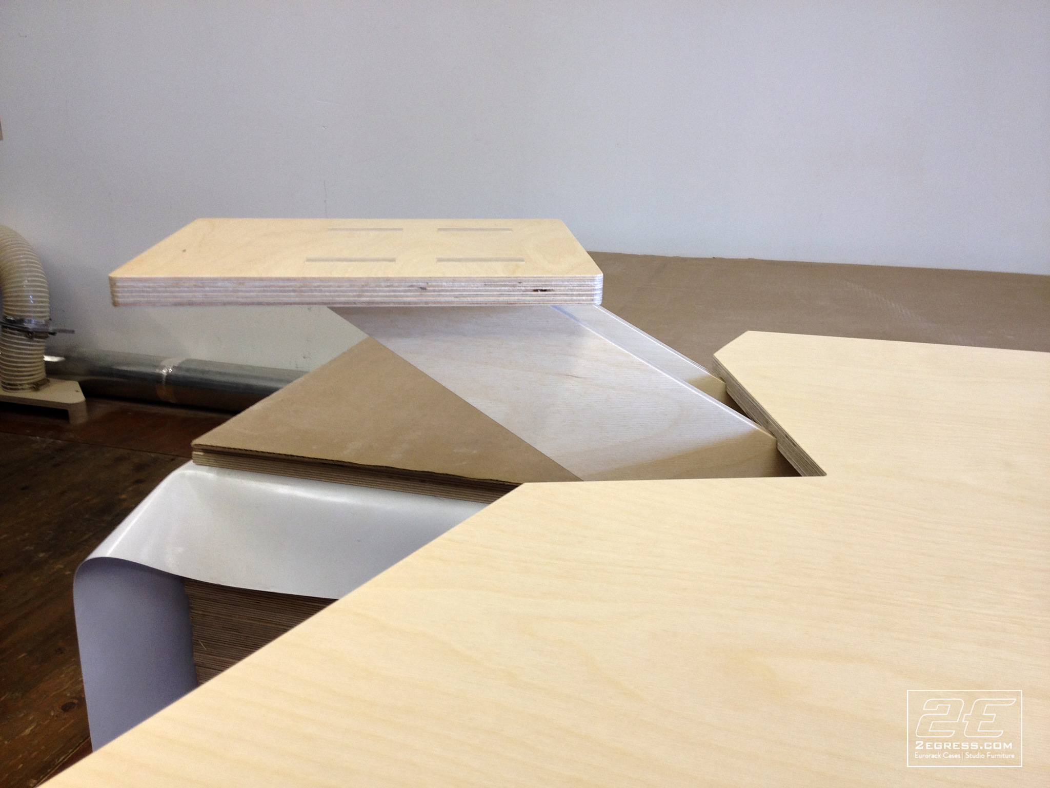 studio desk jim guthrie 2Egress