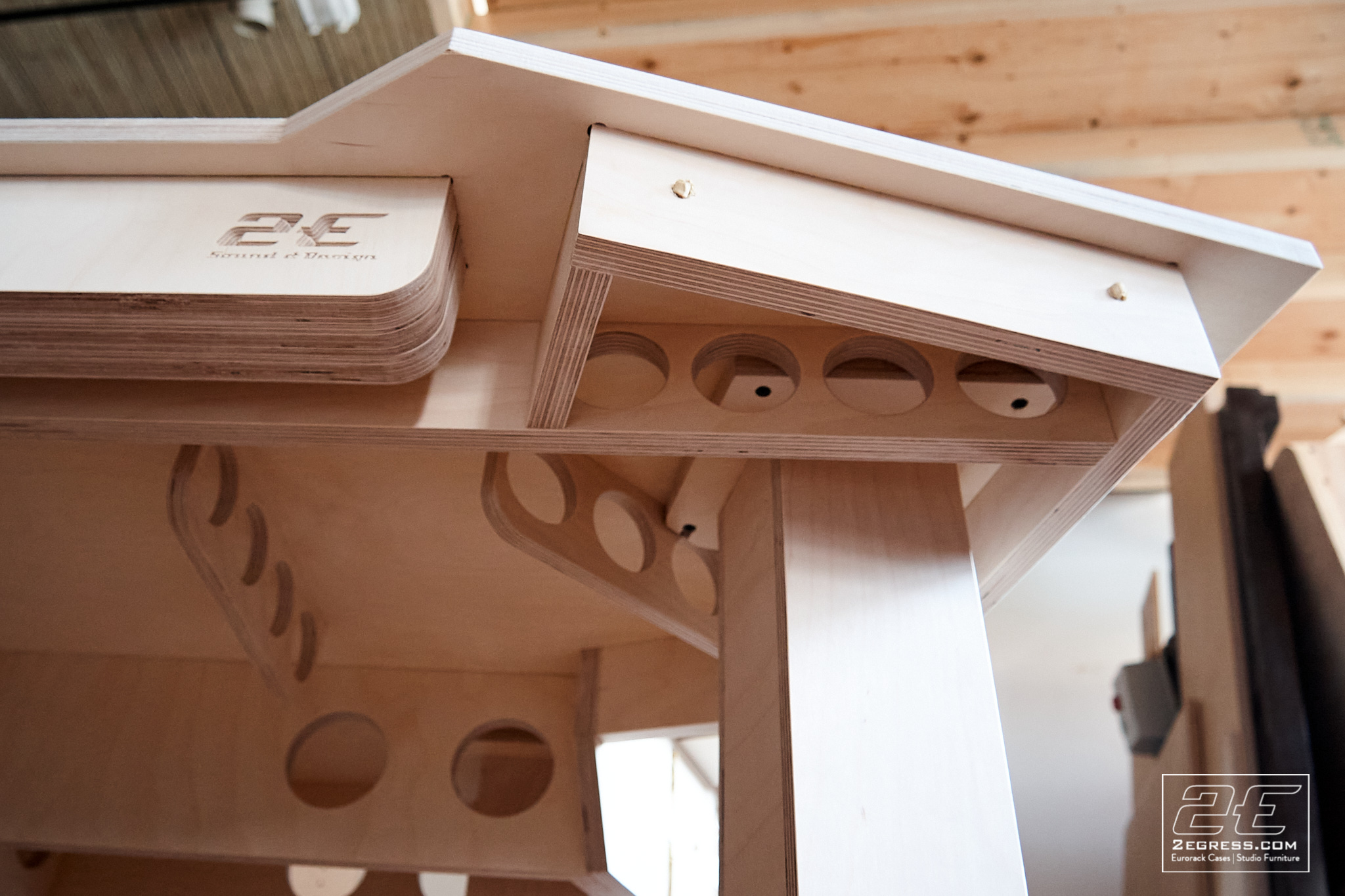 studio desk jim guthrie 2Egress