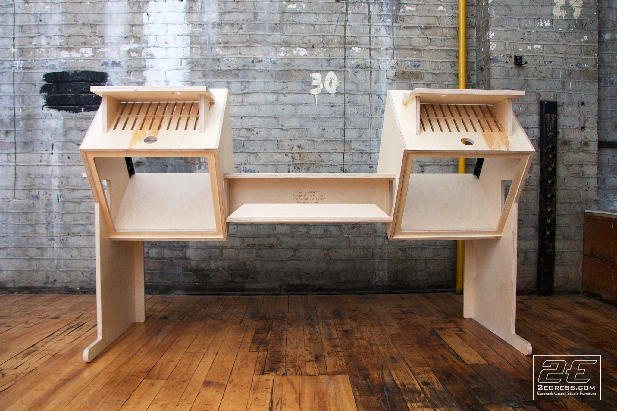 marito marques studio desk pintassilgo 2egress